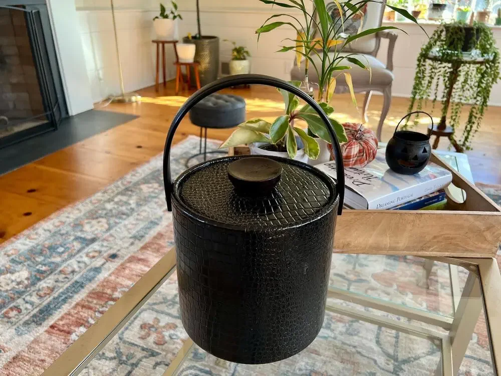 Vitnage Insulated Ice Bucket with Lid & Handle, Textured Reptile Black Barware